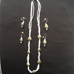 BUNDLE! 11” Seed Bead Necklace w/ 2 Pr Earrings